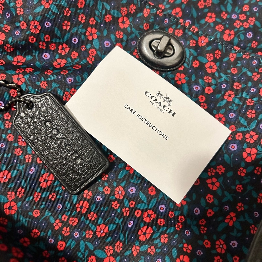 *Like New* COACH floral tote - Picture 9 of 11